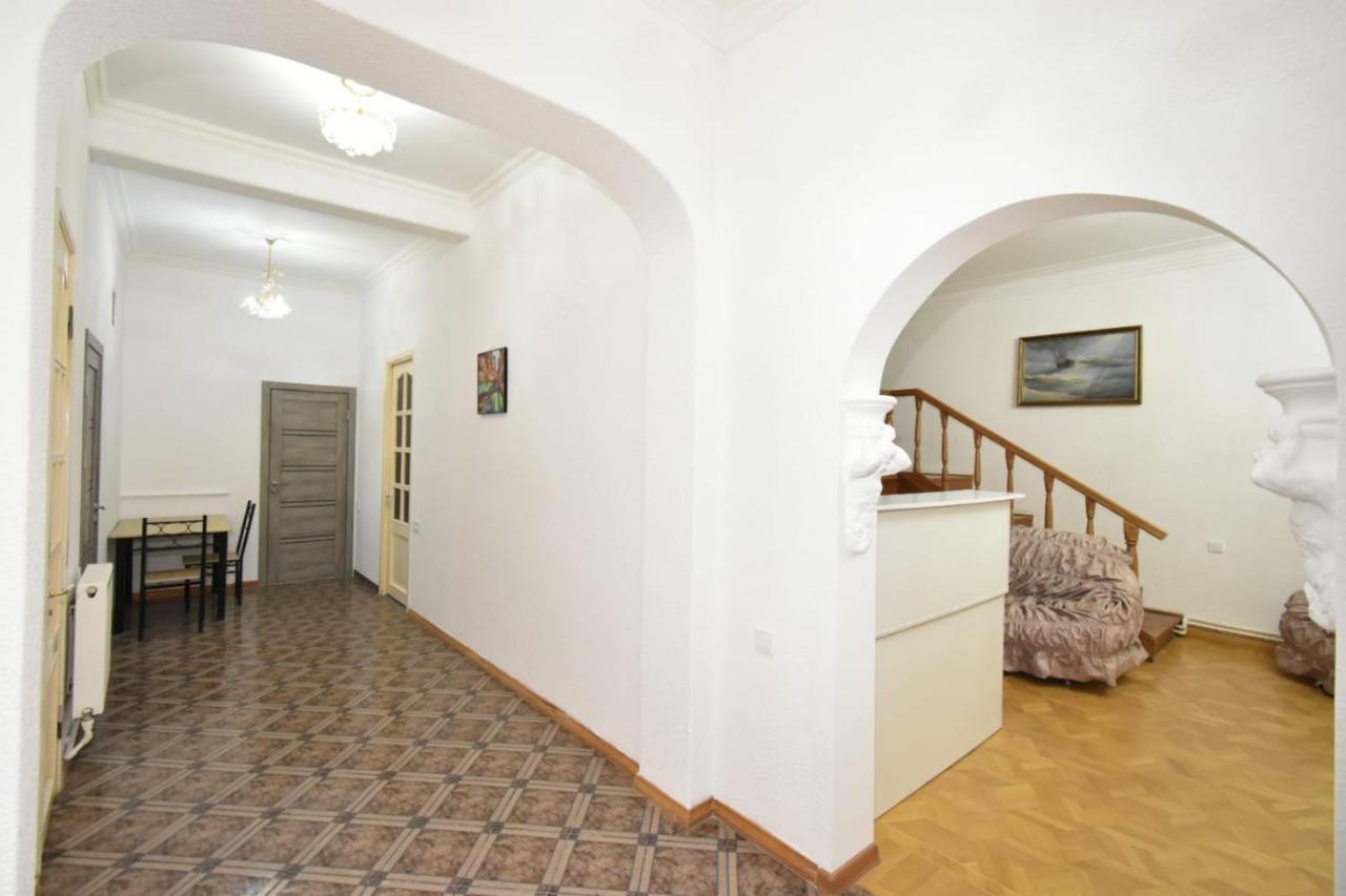 Guesthouses Opera Erivan Exterior foto